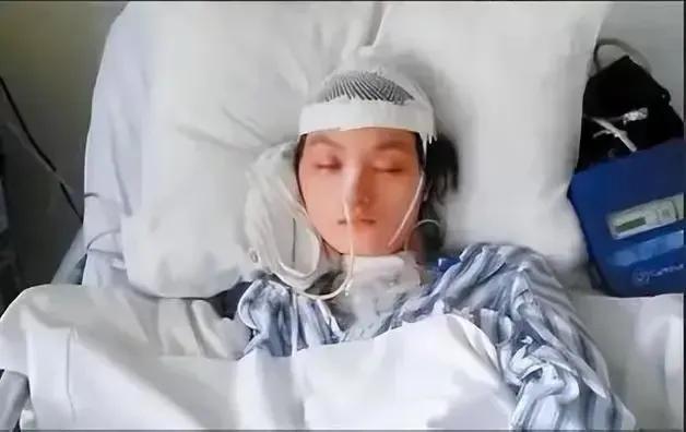 “泪目”！浙江仙居，一28岁女子，因为车祸变成植物人，谁料，亲生父母丢下3000