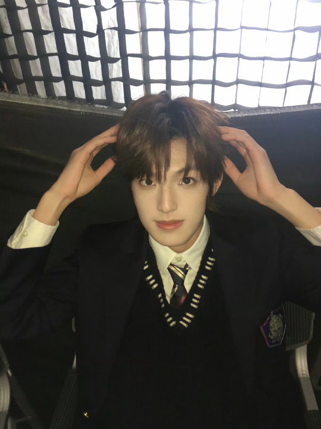 张泽禹拍了小狗耳朵耶，听你唱歌好幸福哦～🥰