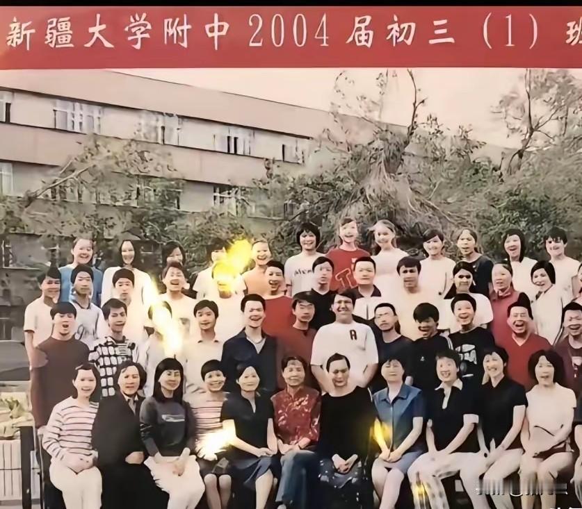 谁能想到，一位老师的眼泪会让无数人破防，不是因为学生考差，也不是因为调皮捣蛋，而