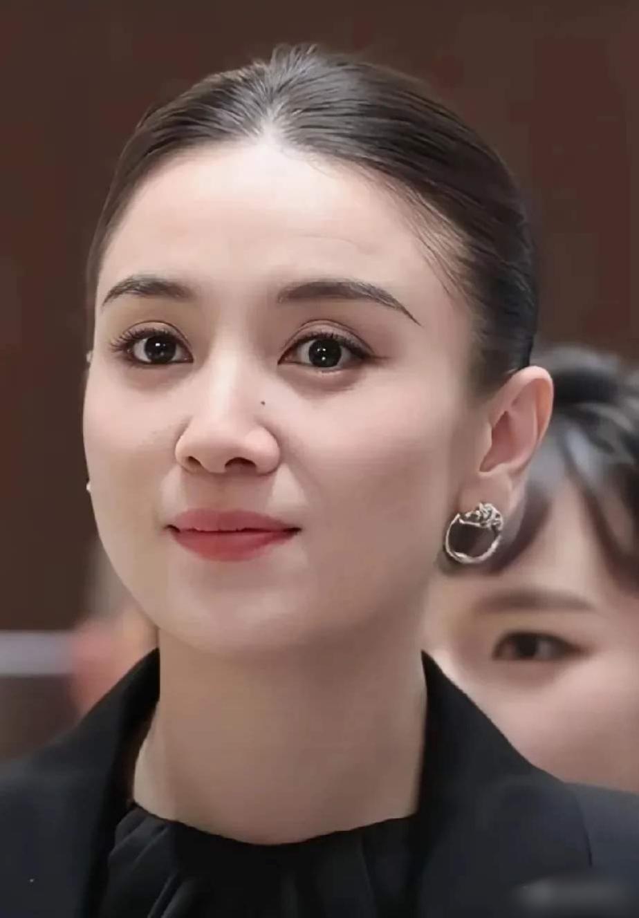 2023年，筹拍《山花烂漫时》，导演联系了多位女演员出演张桂梅，可全都一囗拒绝，