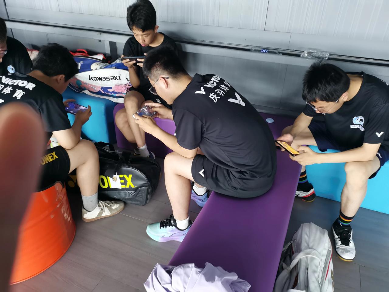 孩子的圈子和成人的圈子一样，特别重要。儿子上五年级的时候，他的几个同学经常来家里