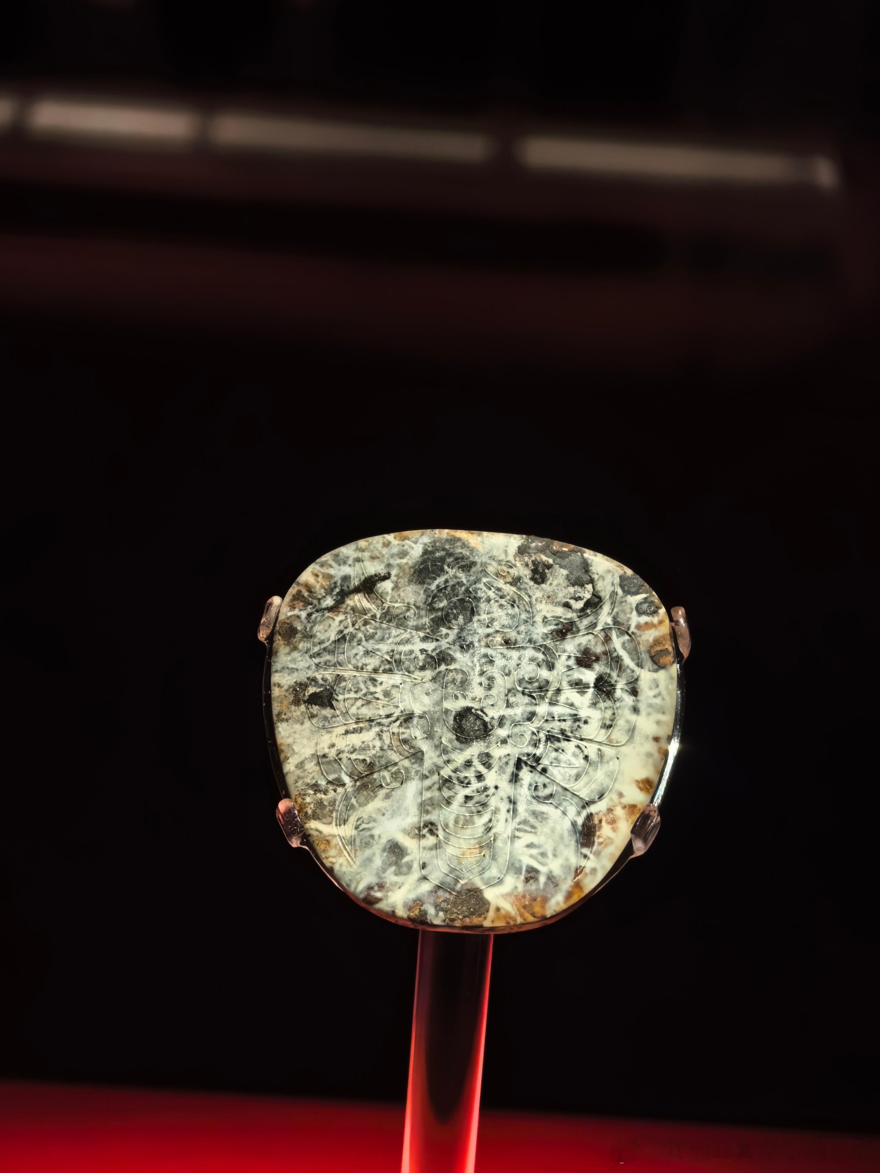 一个月前，好友从外地来，问我成都市区哪个博物馆值得去。他喜欢高古玉，我就说干脆去