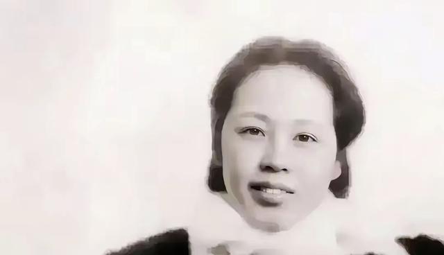 1949年新中国成立，刘伯承得知老家原配妻子还在世，半生独居度日、家境清贫无比，