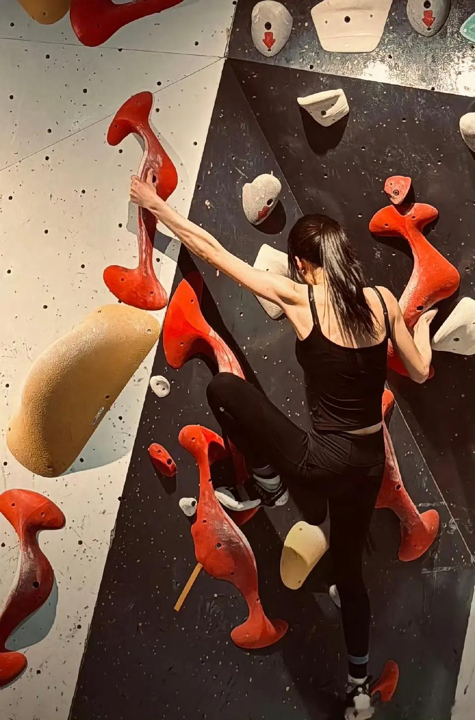 向涵之这个背肌这个体质！向涵之肌肉线条