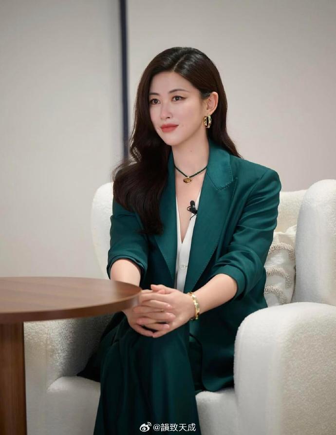 朱珠审美界最权威的母亲从古装到现代都市剧，朱珠各类造型轻松驾驭，在线审美打造绝佳