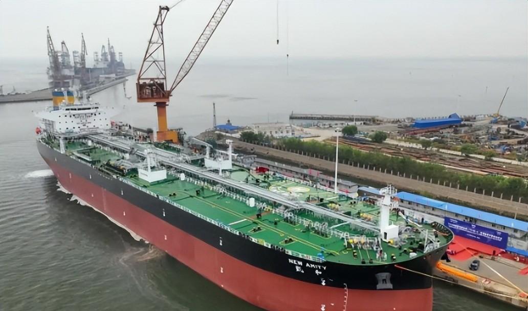 本来冲着山东日照港去的7艘俄油轮，在南海突然集体掉头奔了印度。尤其是那艘载满