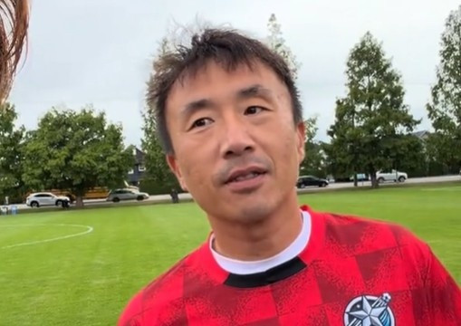 一群喷子说他不敢回来，人家回来两次了，每次4-6天，再说了，三批名单都没有他，这
