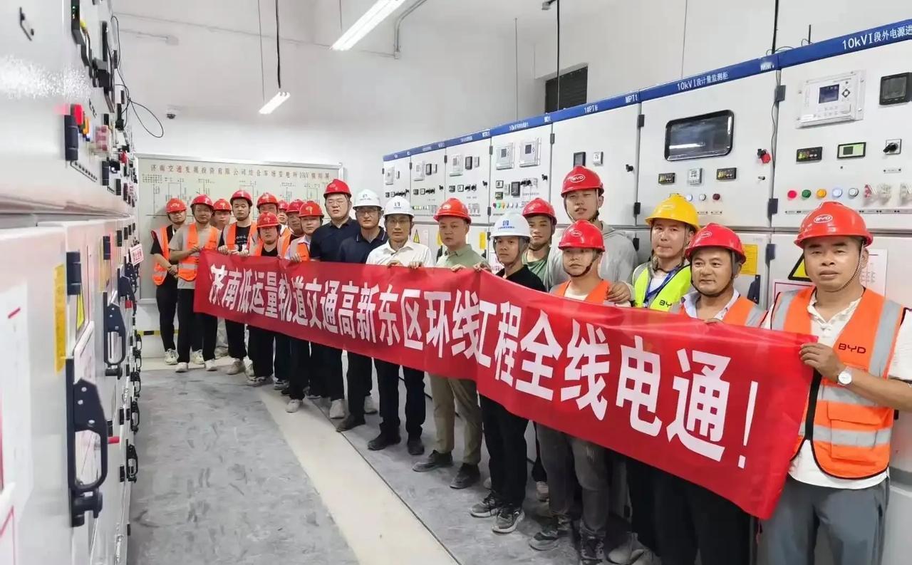 争议中向通车前进，济南高新东区云巴已经全线电通了。关于济南高新东区云巴，自