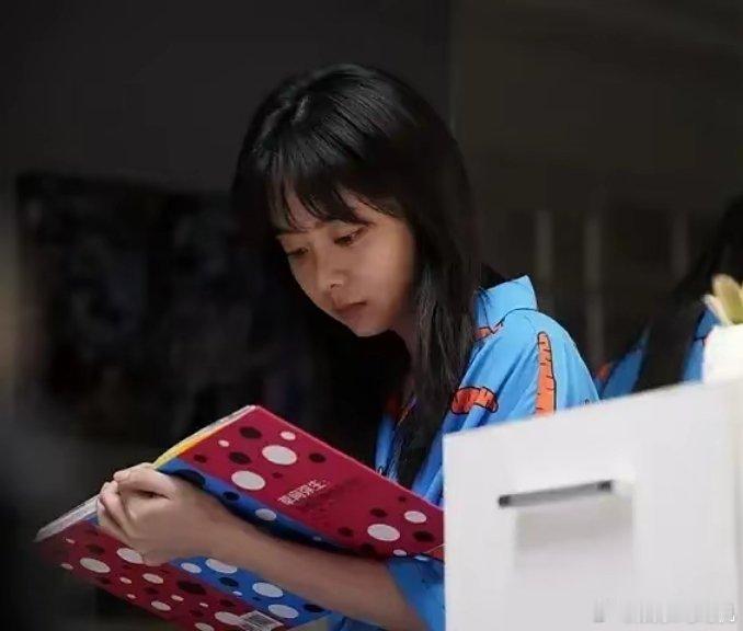 谭松韵这次玩真的了？《我和我的命》定档，直接撕掉“甜妹”标签。这次她演的方婉之，
