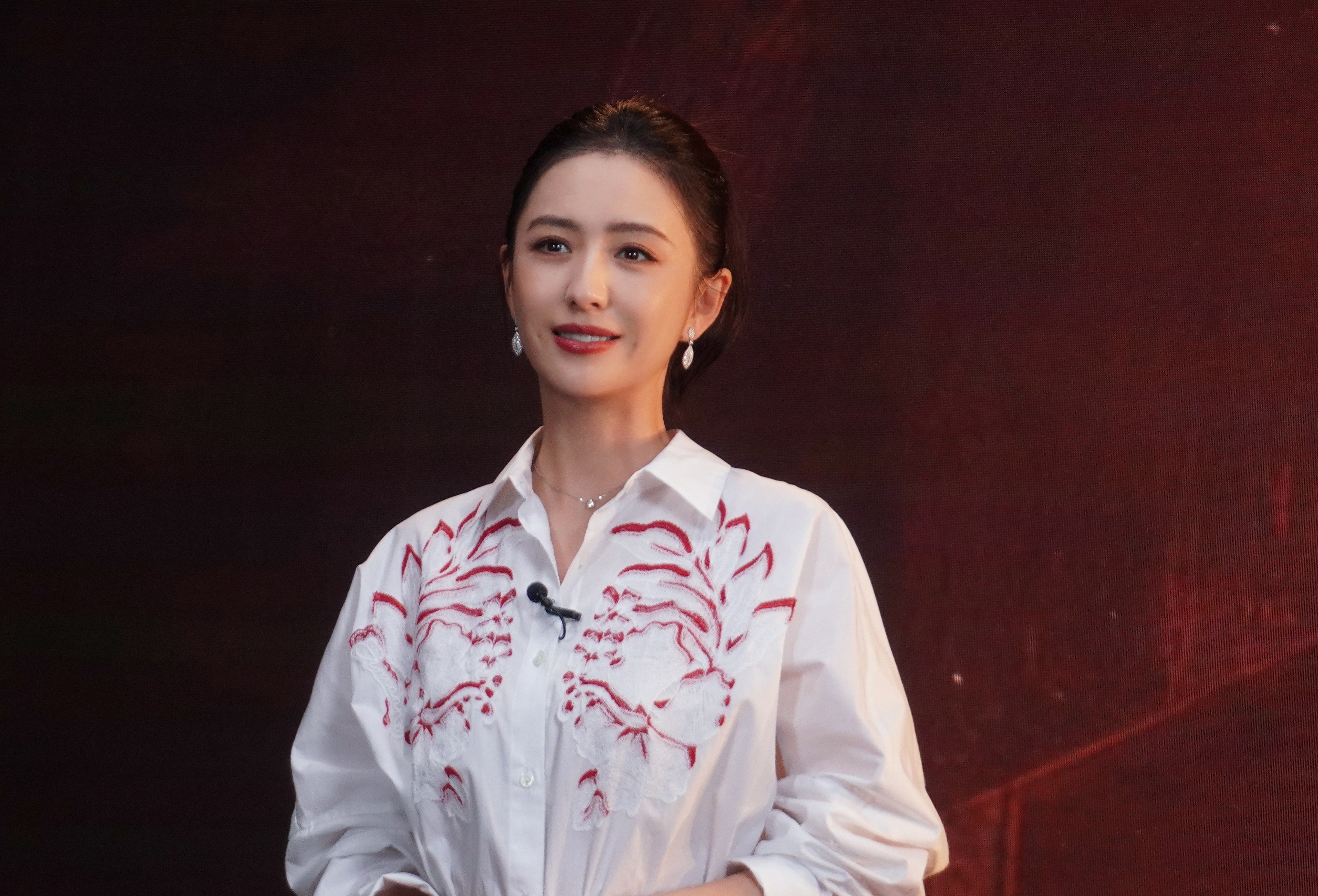 佟丽娅🎥光辉致敬中国电影120周年一百二十载银幕流转，中国电影中的女性终成今