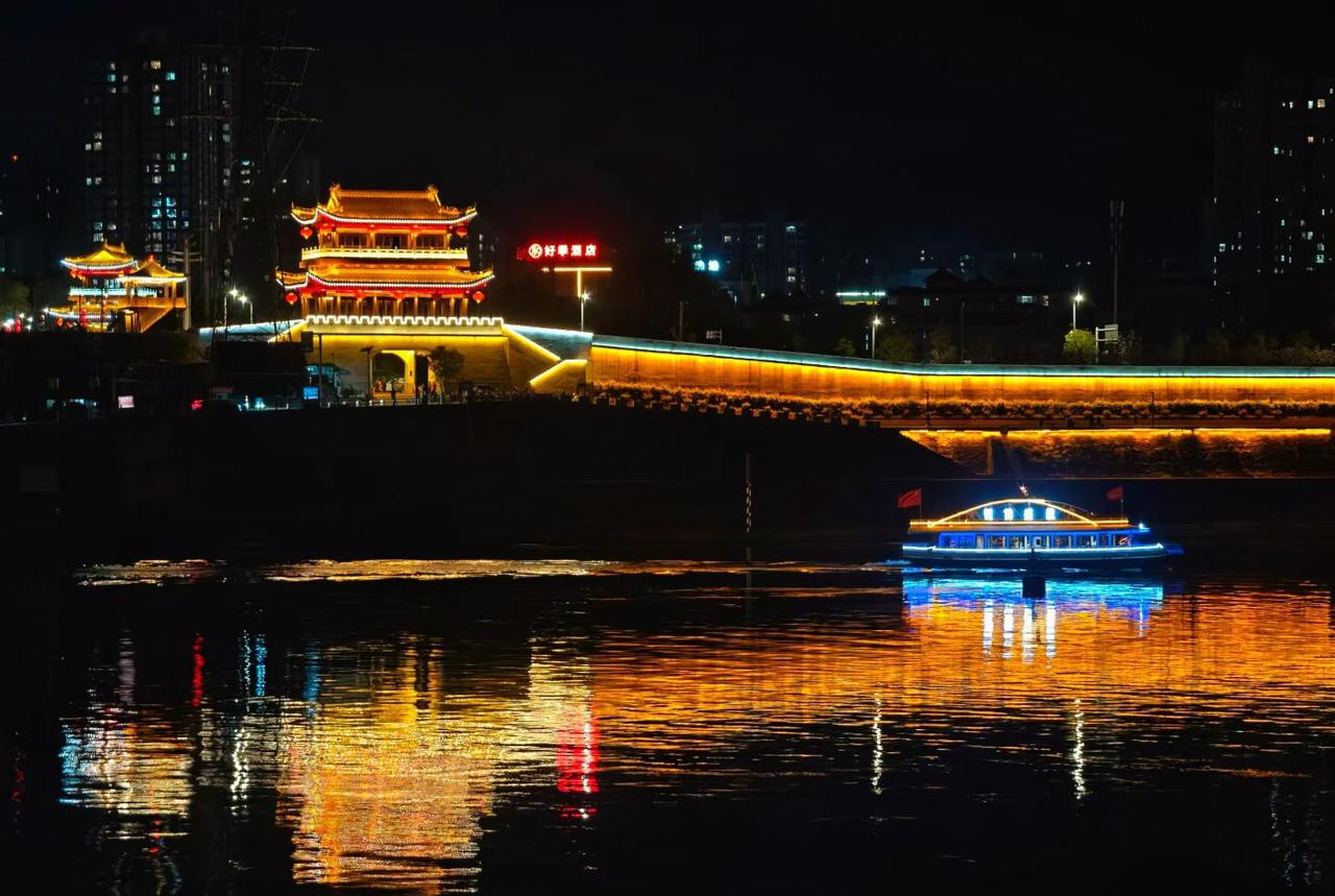 总结一下我认为的旅游：一不去古城，去原生态老村落；二不去古镇，去本地烟火老