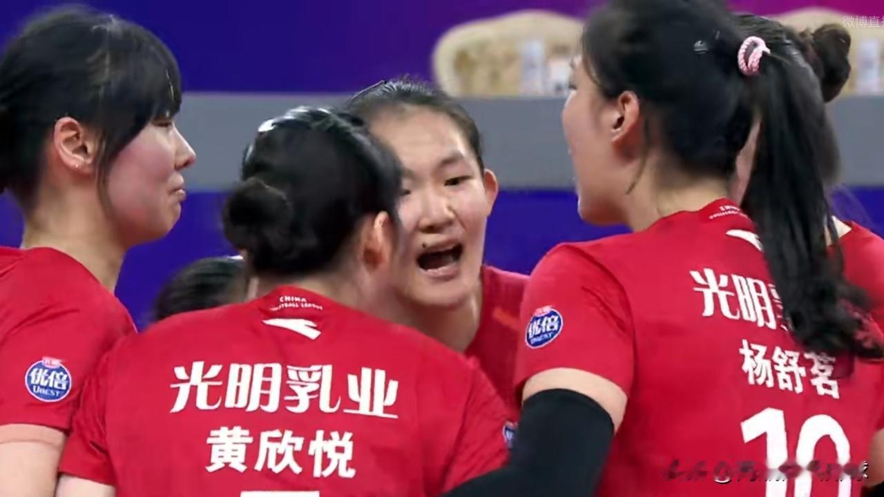 女排季后赛中，究竟哪些队伍能晋级四强呢？随着全替补出战的上海队以3-1击败半主