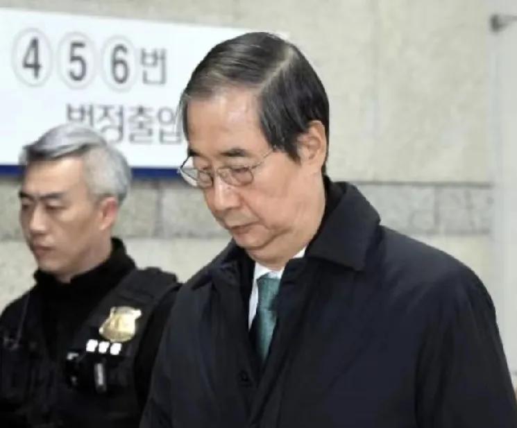 韩国内乱案第一个判刑人出现了，尹锡悦时期的总理韩德洙当庭认罪，被判23年且服从判