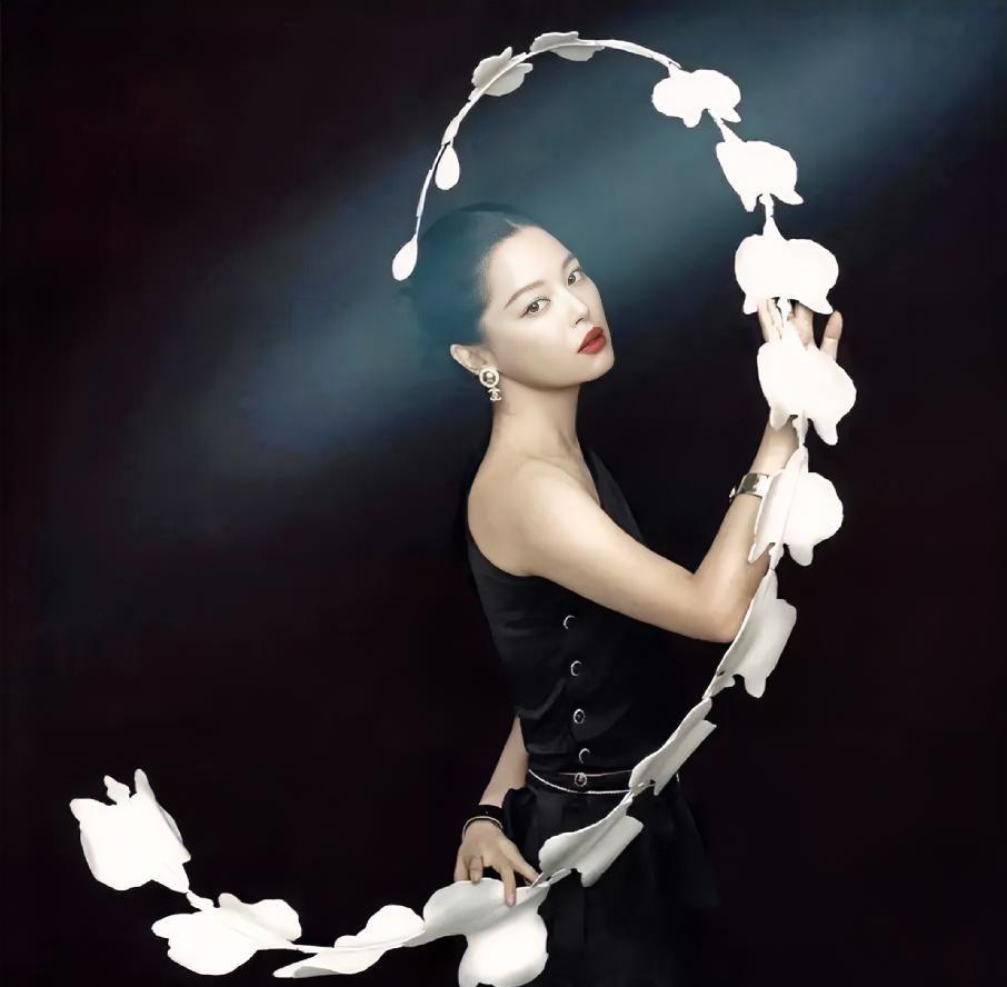 辛芷蕾能有今天的成就《花儿与少年5》节目组功不可没正是因为这个节目，她才有