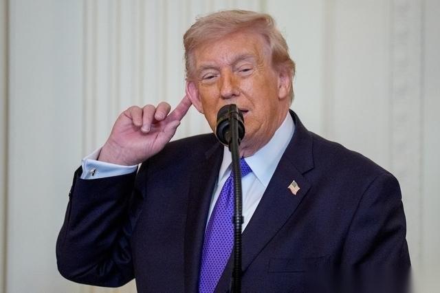 据多家媒体3月6日报道，特朗普最近跟库尔德武装那边通了电话，极力撺掇人家开辟针对