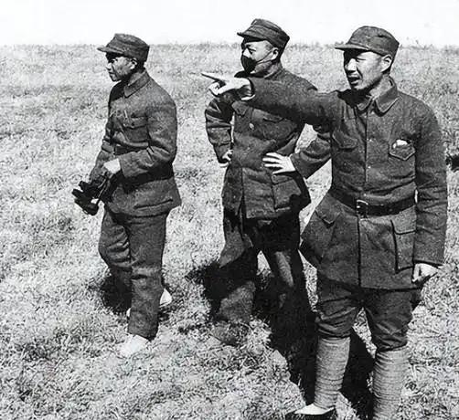 1939年11月，杨成武刚带部队打完一场漂亮仗，歼敌500多人，大伙儿正乐呢。这