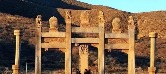 和亲公主被驸马一脚踢死，康熙得知后，报复手段着实高明清代推行满蒙联姻国策，以