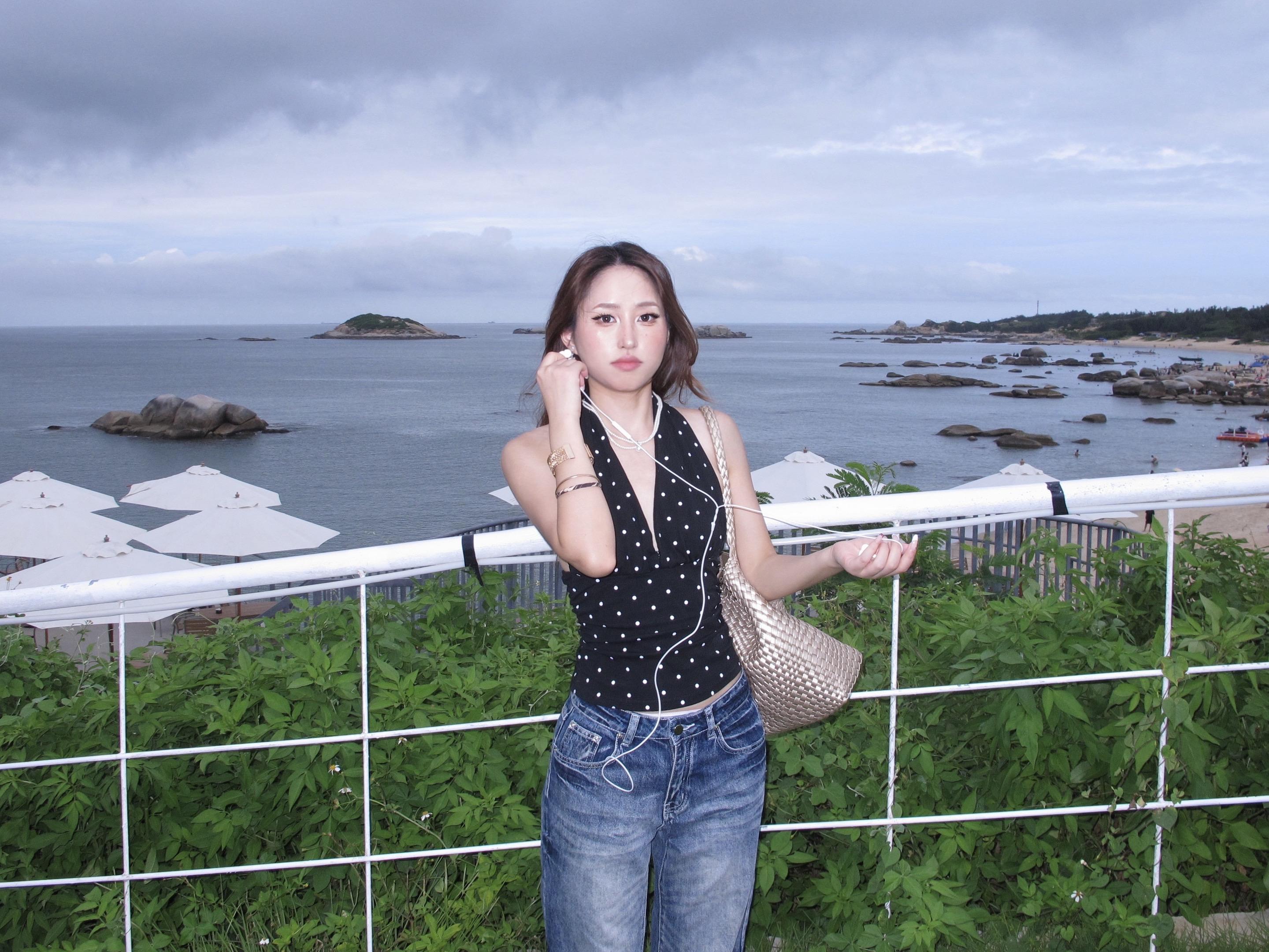 海边穿搭 夏日海边 海边ootd 来拍照了 拍照姿势