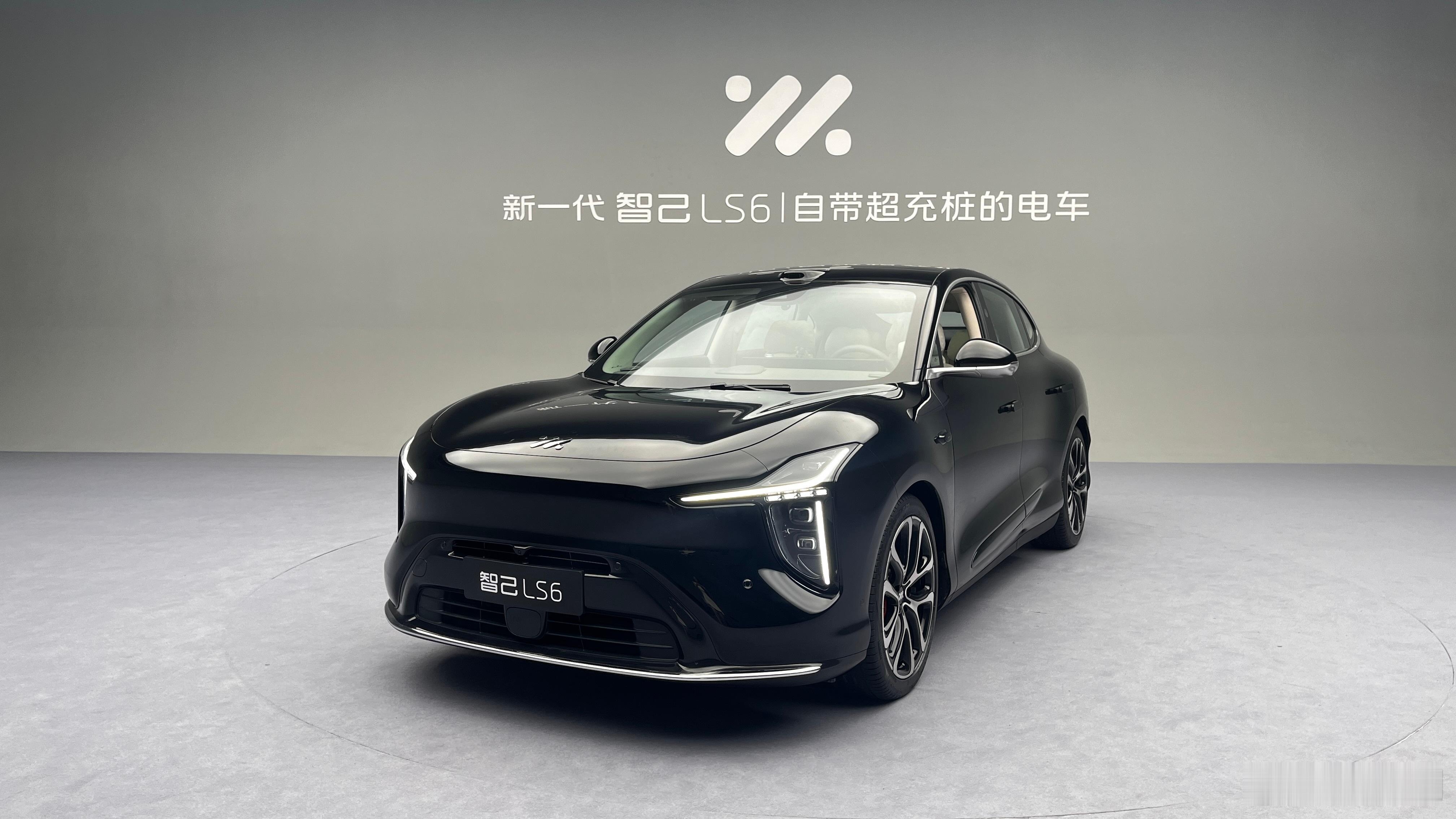 新鲜出炉的新一代智己LS6实拍图，外观内饰都有变动，现在只能分享外观图，大家觉得