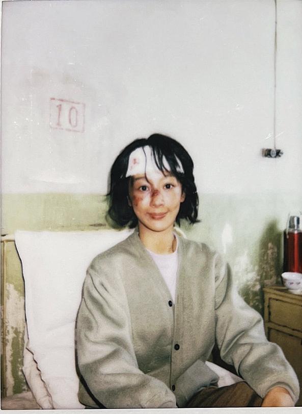 近日，43岁的胡歌在古装剧《风禾尽起张居正》中挑战新造型，同时在微博上被发现拥抱