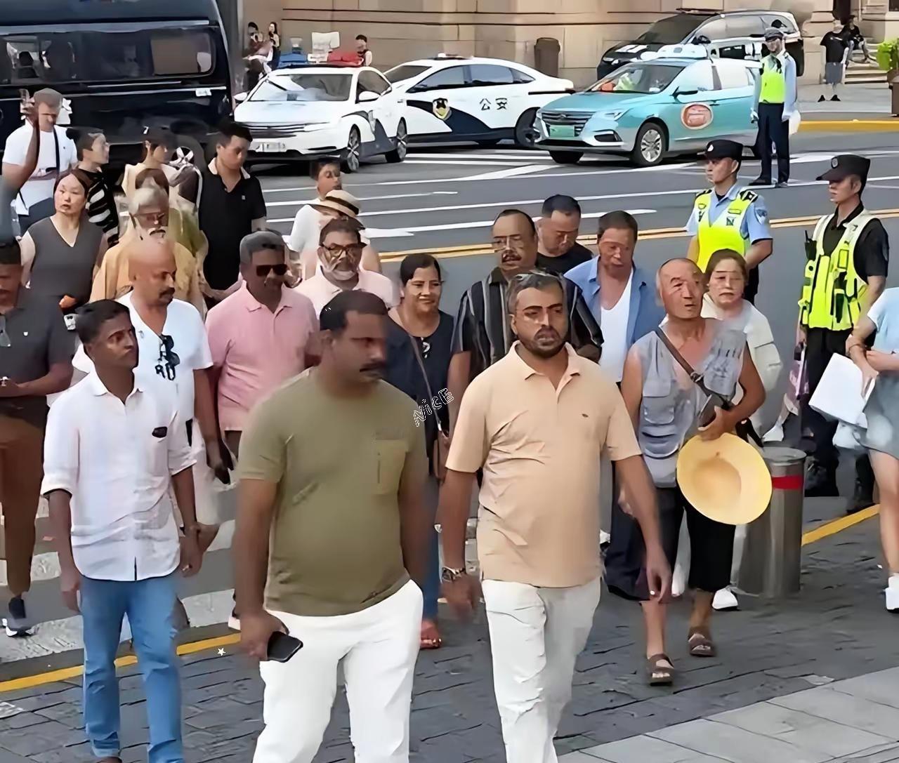我预感印度人以后去其他国家会很难，不是因为他们的能力变差了，而是他们自己把自己
