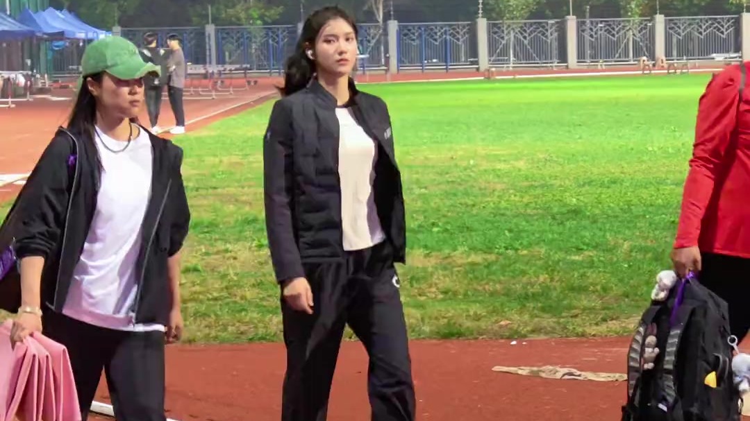 女子100米栏新星：夏美女刘景扬吴艳妮林雨薇实力解析