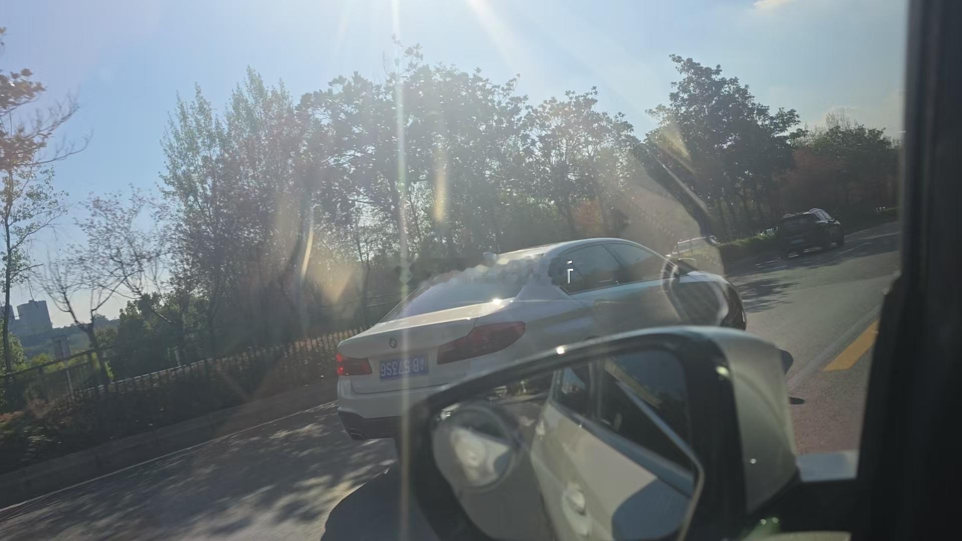 这车牌上得还是有点意思啊[捂脸哭]​​​