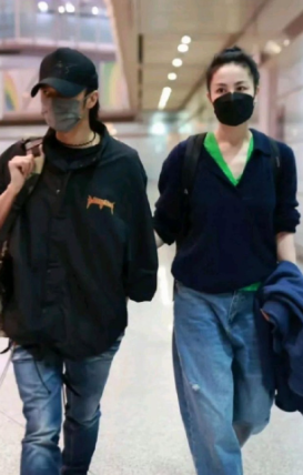 谢霆锋演唱会，王菲现身不算什么，她带鲁豫和俞飞鸿也不算什么，当看到窦唯妹妹现身