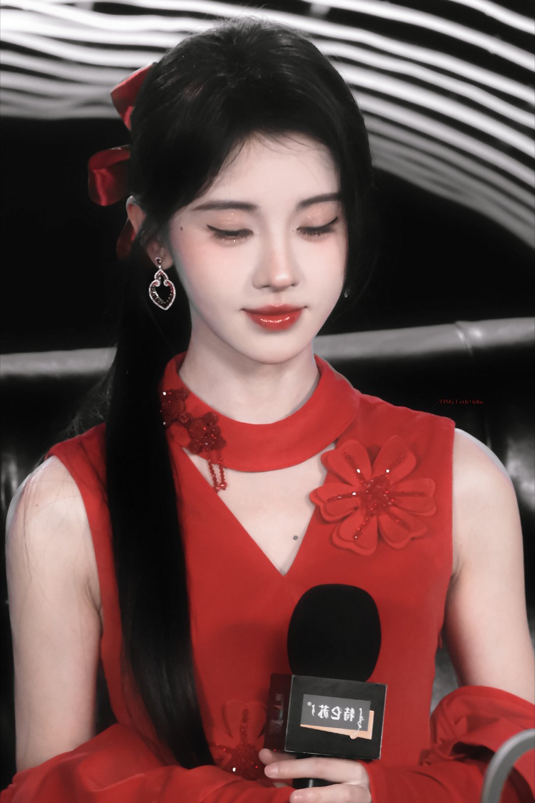💙鞠婧祎露芜衣💙鞠婧祎上官芷如果那里艳阳高照，你就留下来。如果那里凄风苦雨