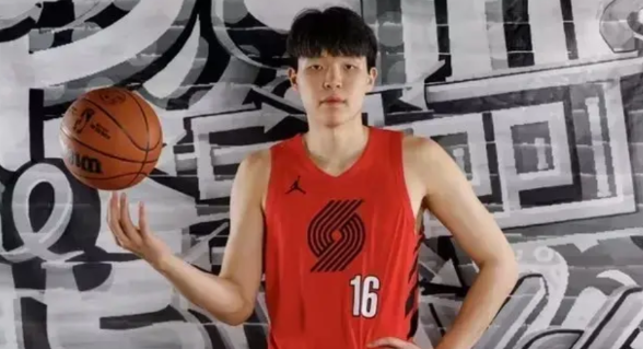 杨瀚森揭幕战将以替补中锋的角色登场，杨瀚森有望出战15-18分钟 开拓者队记D