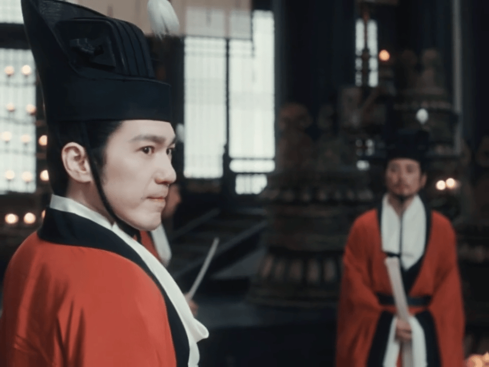 白宇眼神戏白宇用眼神完成了角色的立体塑造！朝堂上的清亮是被信念点燃的光，受困时