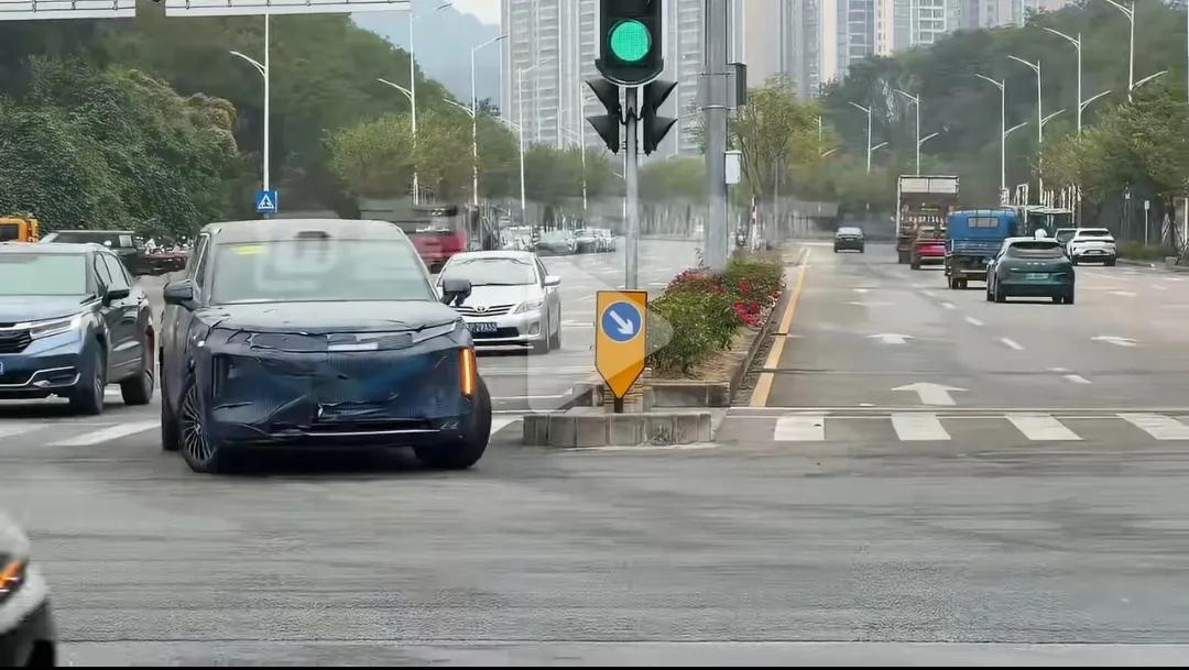 方程豹没啥登味儿，不像其他比亚迪品牌，特别是钛7，貌似迪子突然开悟学会做减法了，