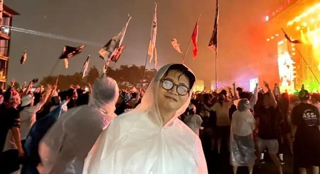 被国民力量党政治淘汰的前国民力量党党首韩东勋，4日在社交媒体上分享了自己参加仁川