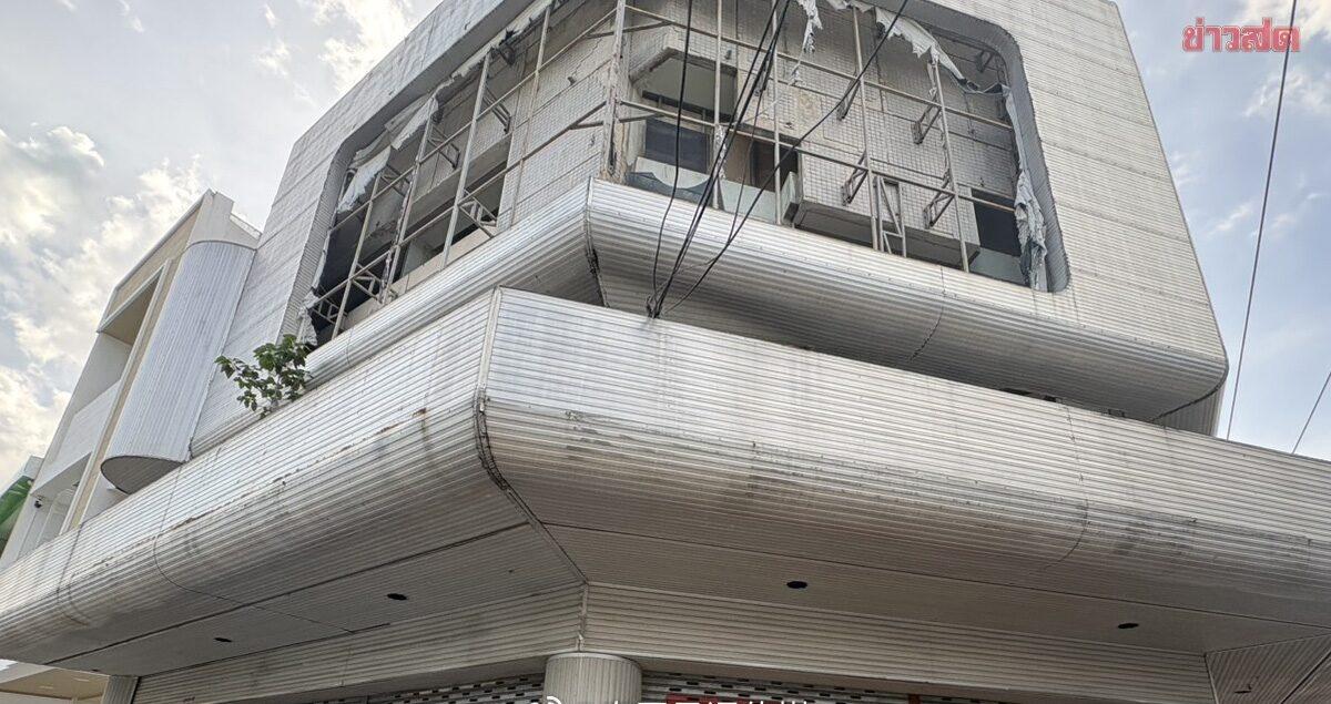 警方当场逮捕】据泰国媒体11月11日报道，孔敬府警方接到报案，称有人群在孔敬府