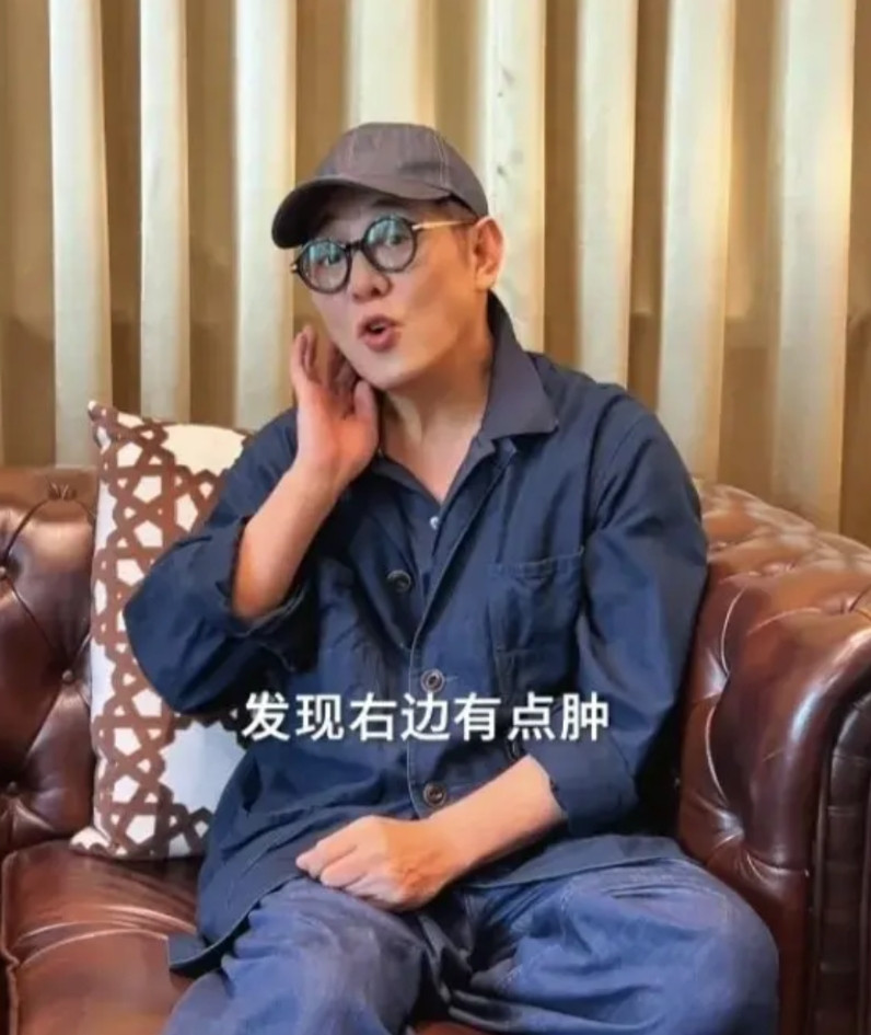 李连杰玄学运势到头了？李连杰，这位功夫巨星，近期因脖子肉瘤手术再次成为焦点。