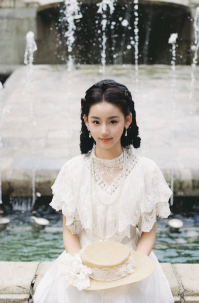 这个小女孩也不是时代峰峻的艺人啊…这个剧一定要有女主吗？谁来演女主都会被所