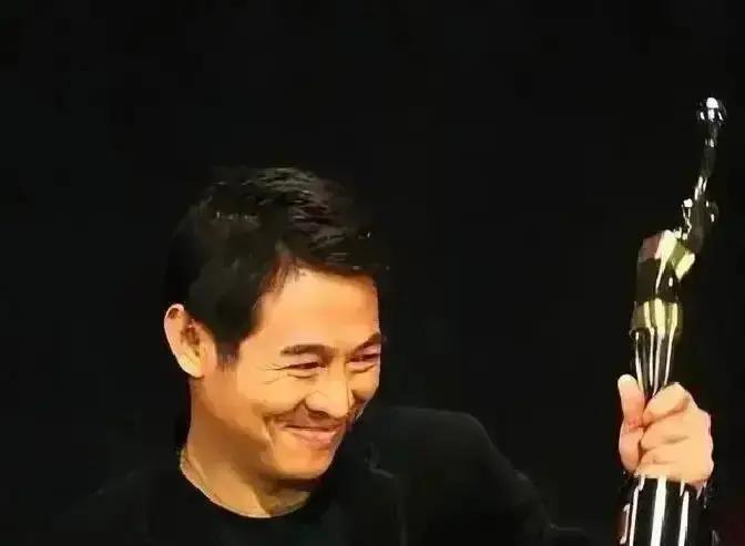 1.2亿拒演，港片最后一张王牌说不要16年前，金像奖把影帝给了他。16年里