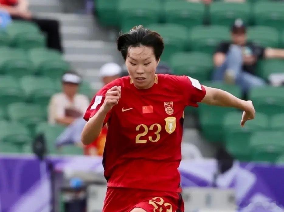 #中国女足亚运爆冷平乌兹别克#中国女足无奈收获平局，打来打去还是得靠王霜、张琳艳，只是三叉戟总少一极