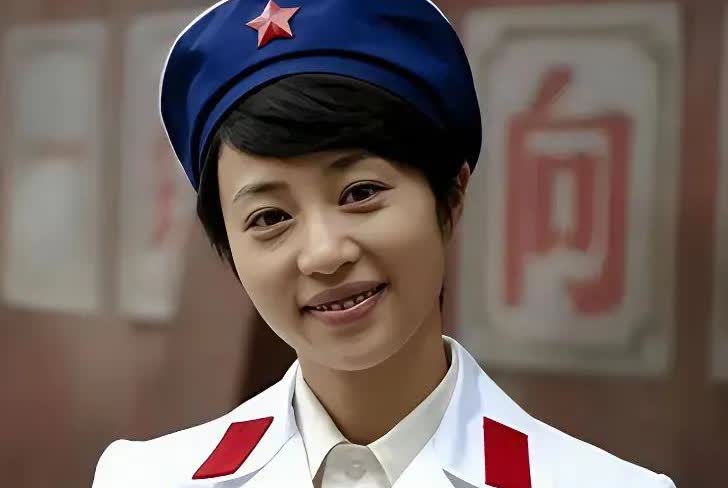 有人认识这个明星是谁吗？不说她名字，只说她演过什么电视剧。在当年也是非常的火爆，