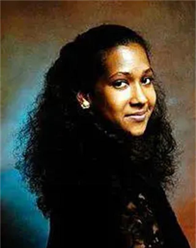 2003年，英国女子在家中看电视死去，三年时间以来，竟无人发现，期间，她的电视一