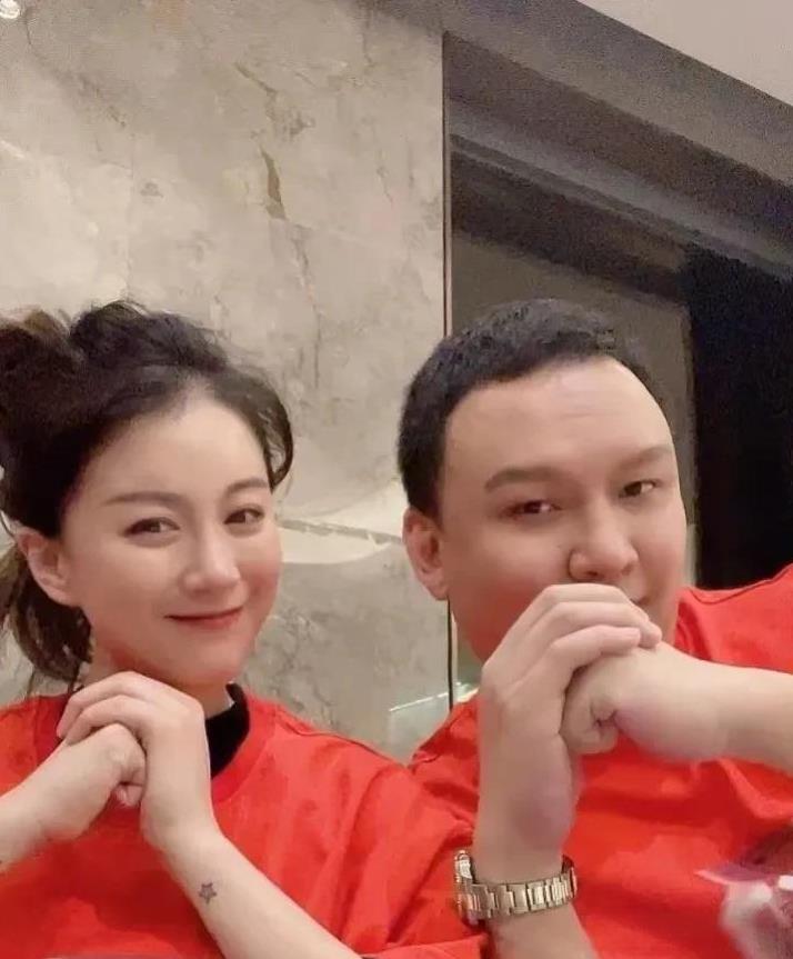 我个人觉得李嘉格对妈妈太苛刻了，妈妈那么爱她，因为婆婆说那些话，生怕女儿在婆家受