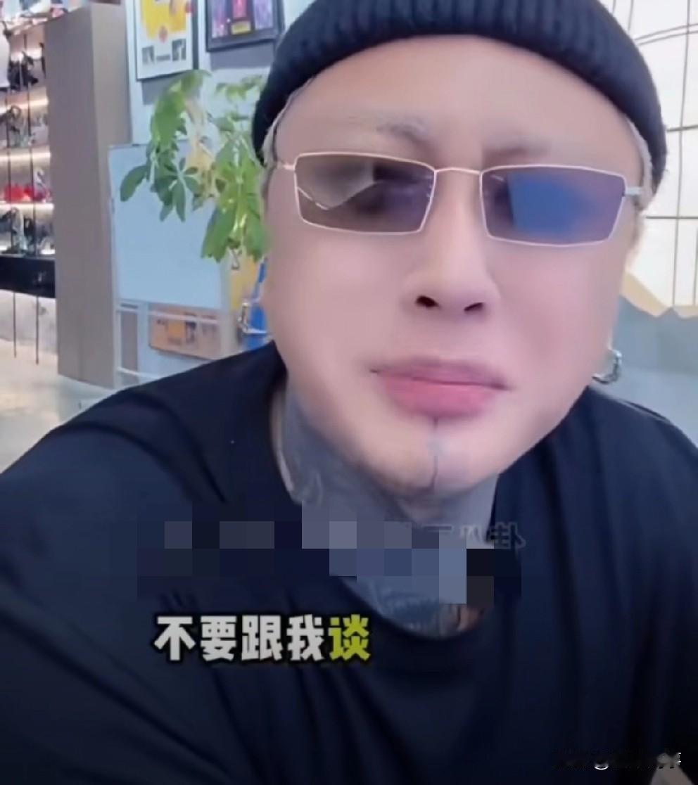 方丈不给“碰瓷者”机会，挑理就道歉。前天报道“丈门”