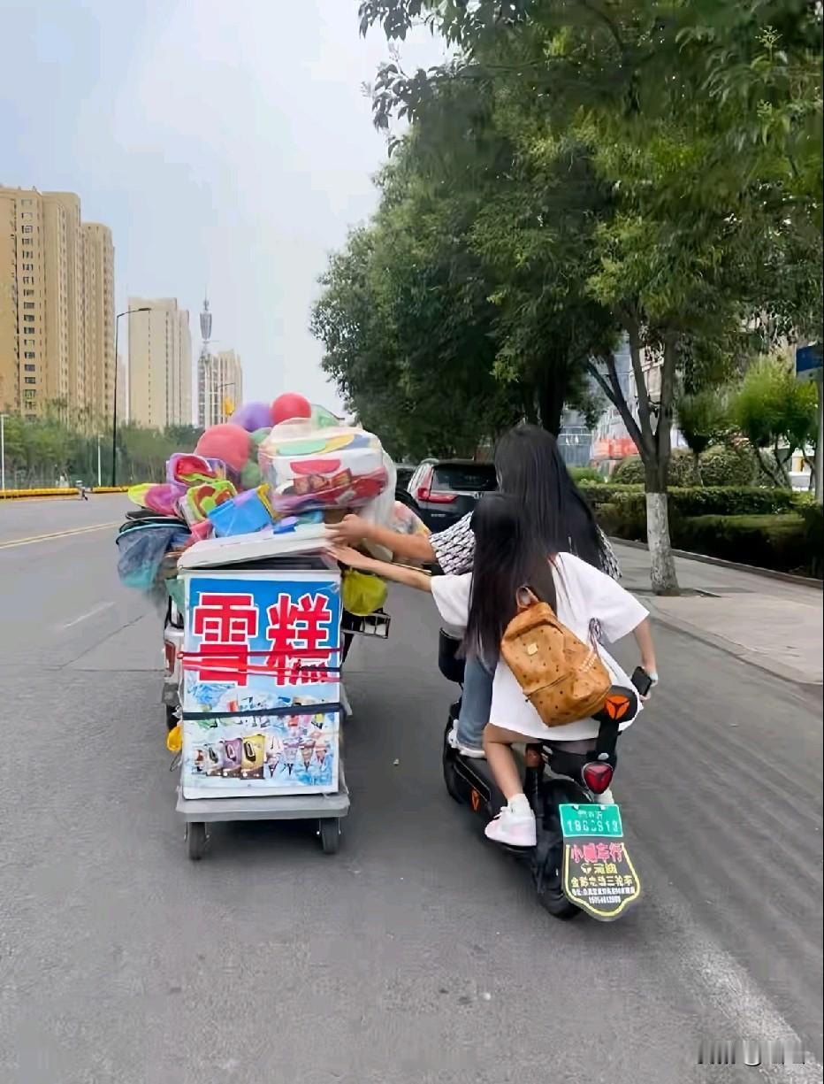 卖雪糕的也不容易[捂脸哭]