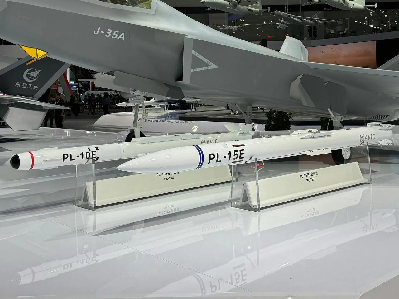 美中争夺超视距空战霸权美国推出了AIM-174B超远程空空导弹，该导弹源自