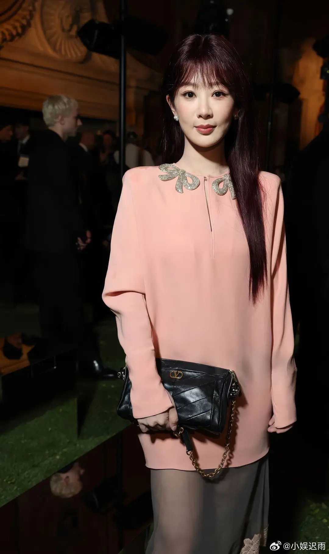 杨紫看秀生图来了