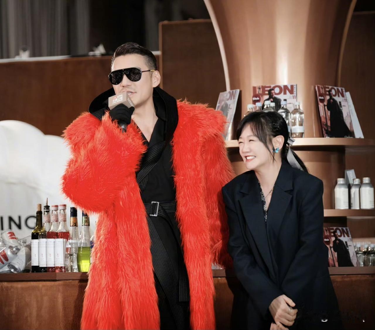 胡兵和薛佳凝同台，阔别22年，王浩和哈妹再次相聚真是满满都回忆杀。《粉红女郎》是