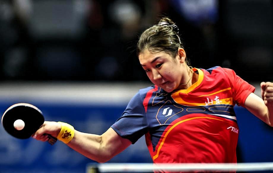 1. 攻克颗粒胶硬仗，稳步闯过死亡下半区：首战赢下生胶打法的孙铭阳后，她下一轮还