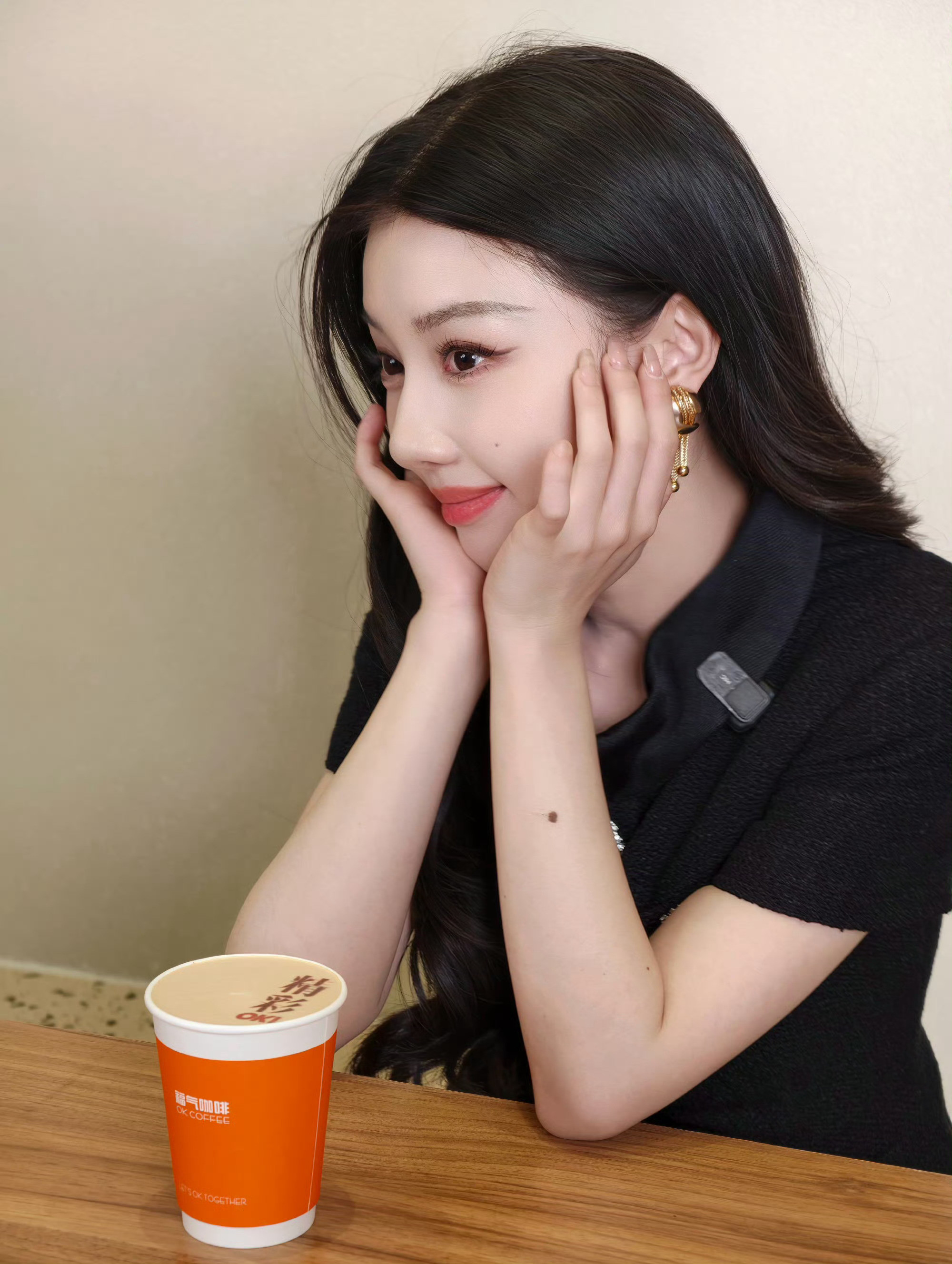 王鹤润好美！！希望姐姐越来越好，我们一直陪着你～