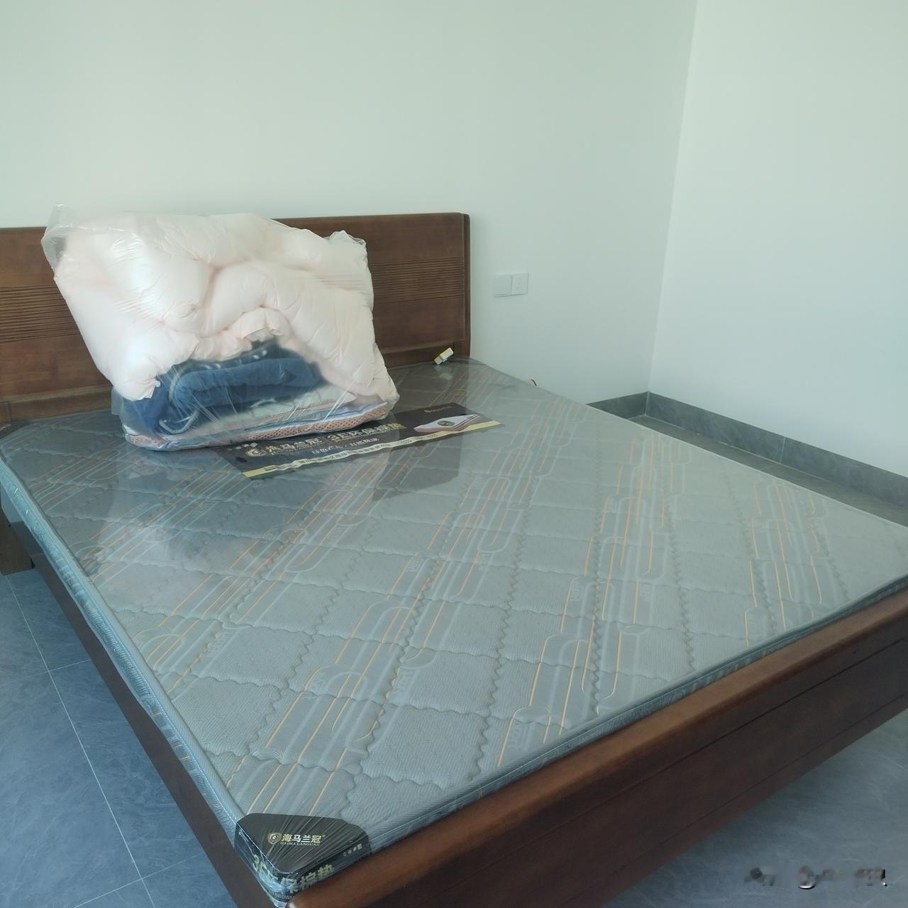 在老家装修房子到底有没有用。一年住几天，装修好了，4年住进去总天数没超过25天