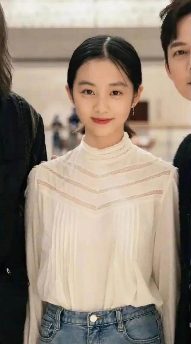 黄多多：在时光里慢慢盛开的青春模样当“星味”这个词与黄多多的名字相连，总会让人